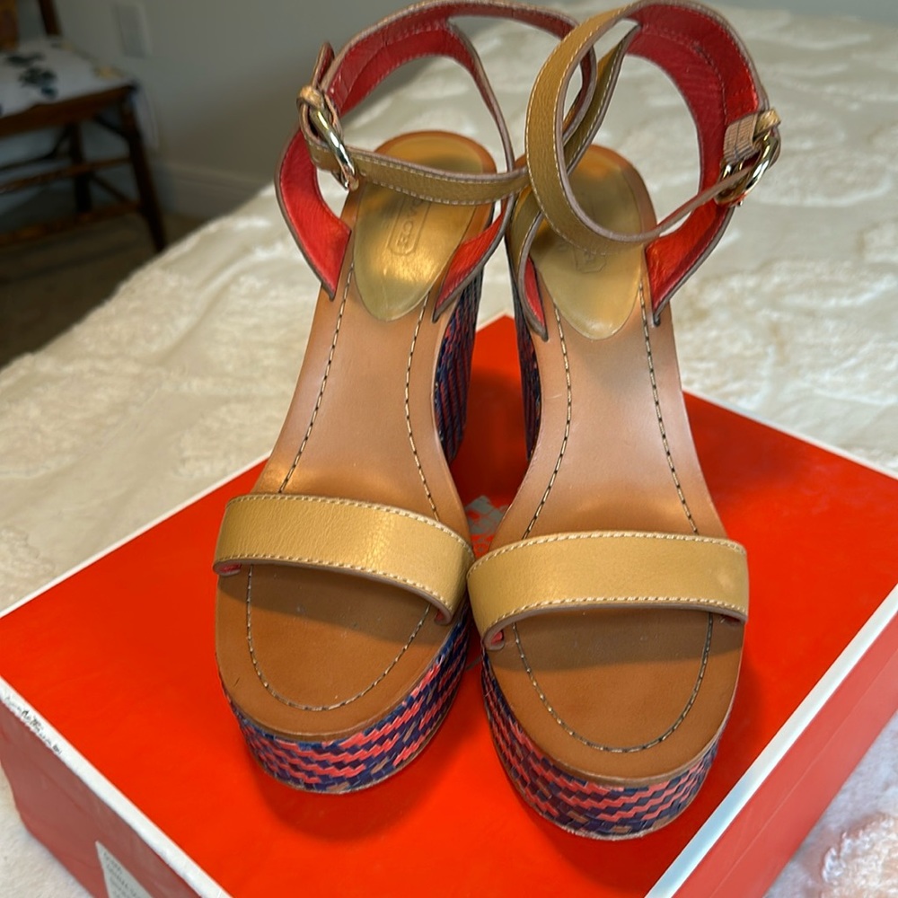 Gently Worn Coach Gemma Leather Platform Sandal. Size 10